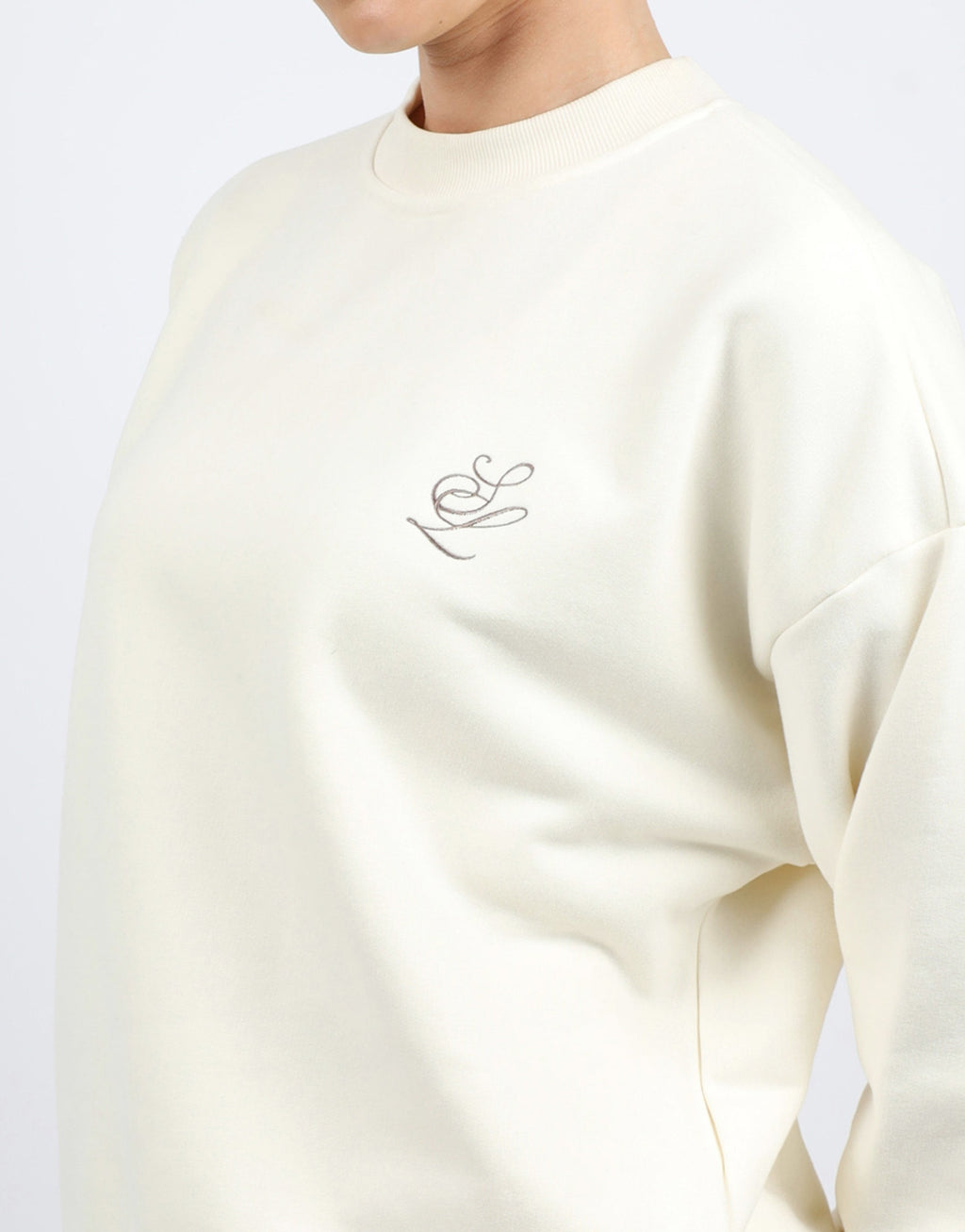 Cove Simmi Studios Embroidered Logo Sweatshirt In Cream
