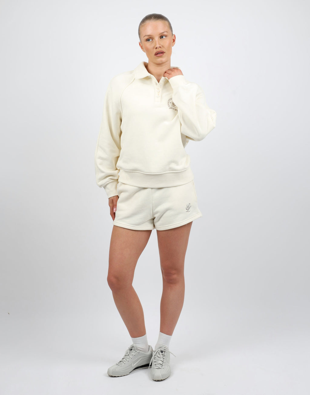 Riva Simmi Studios Embroidered Logo Shorts In Cream
