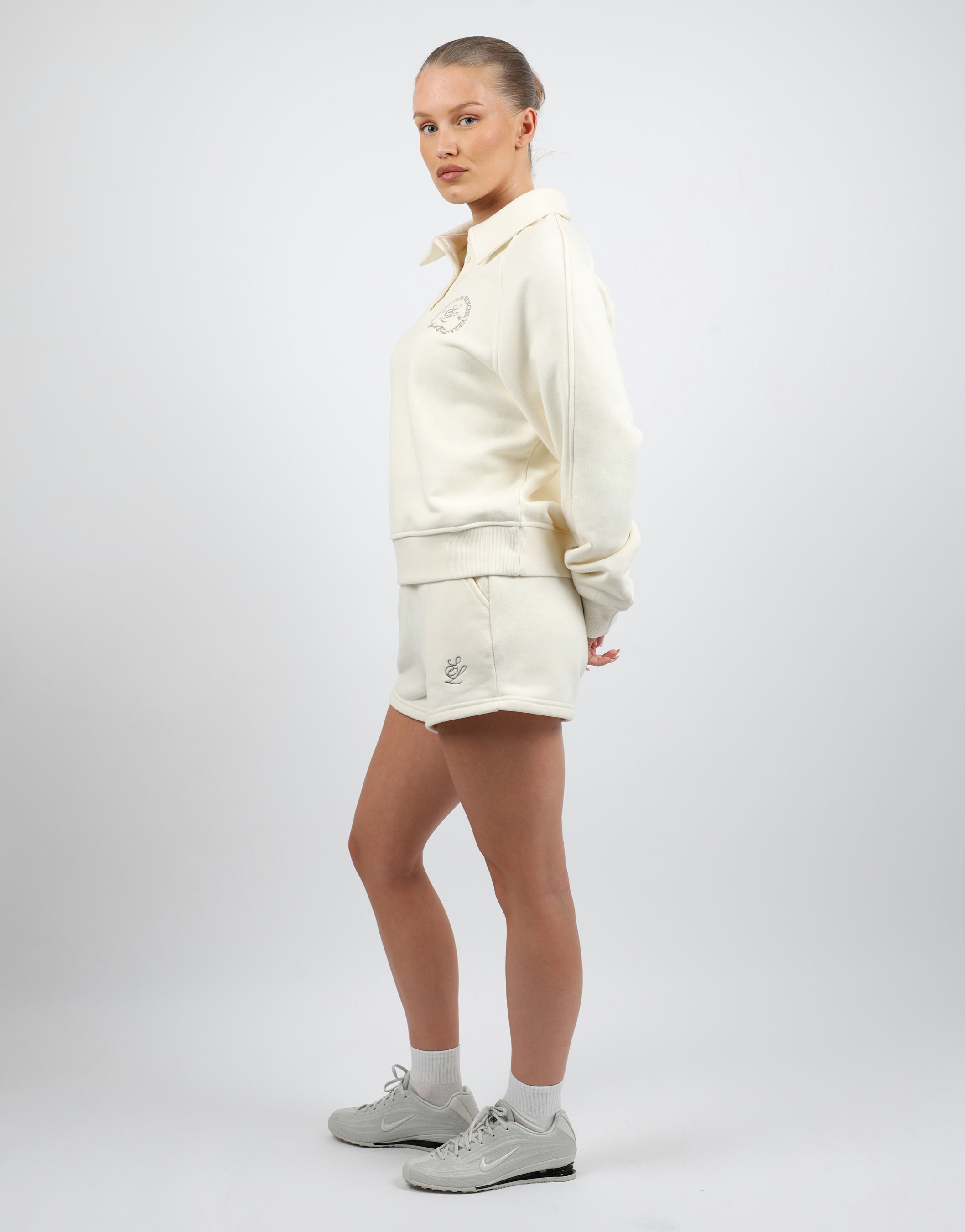 Monaco Simmi Studios Embroidered Logo Polo Sweatshirt In Cream