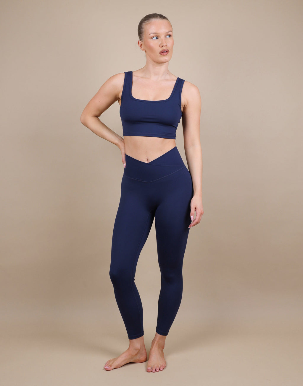 Blake V Front Leggings in Navy