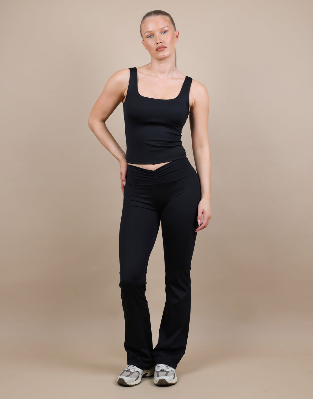 Rhea Square Neck Tank Top In Black