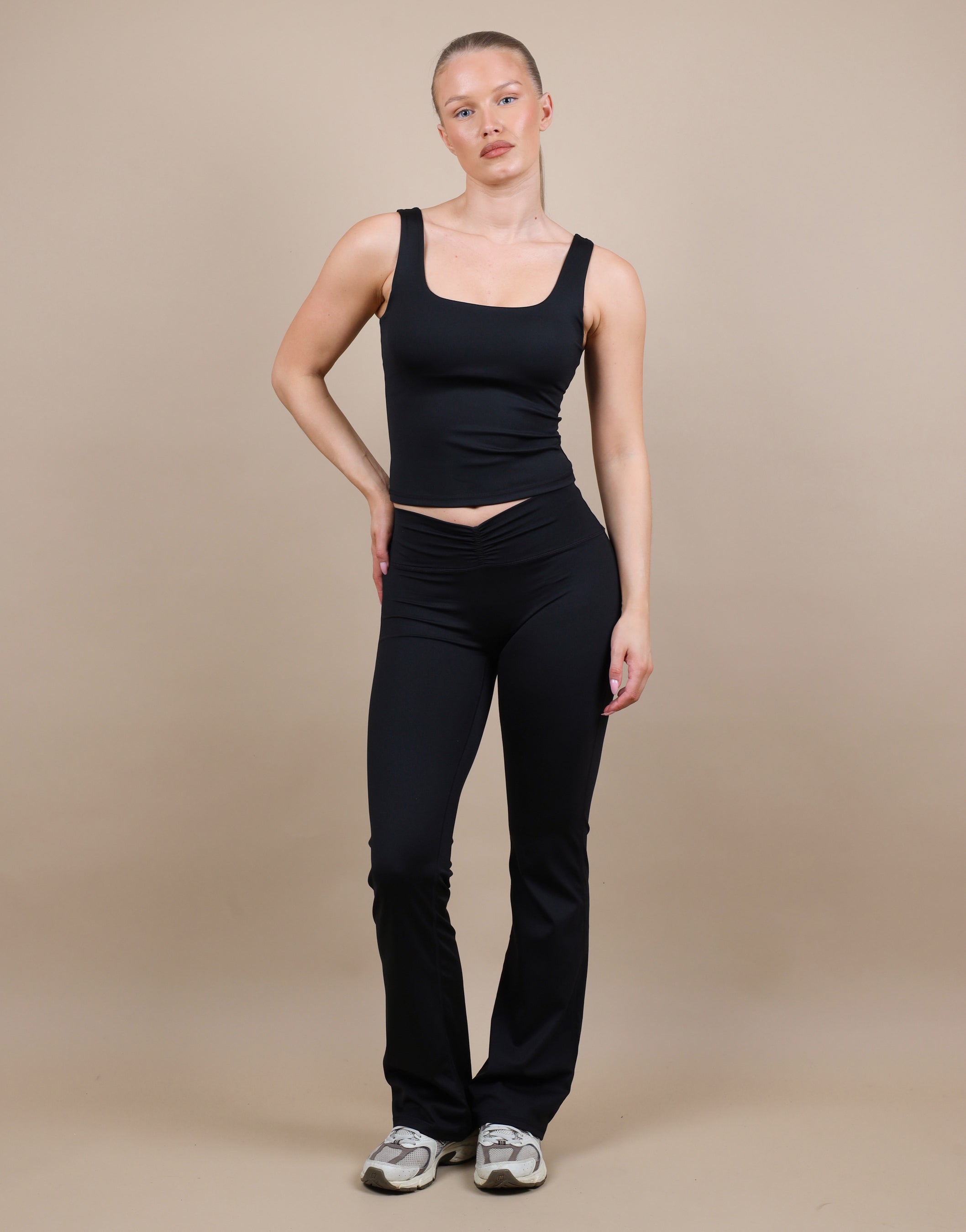 Rhea Square Neck Tank Top In Black