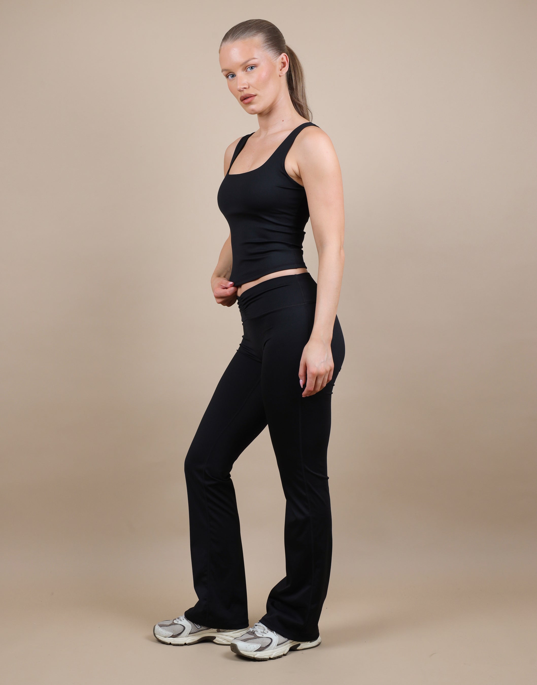 Rhea Square Neck Tank Top In Black