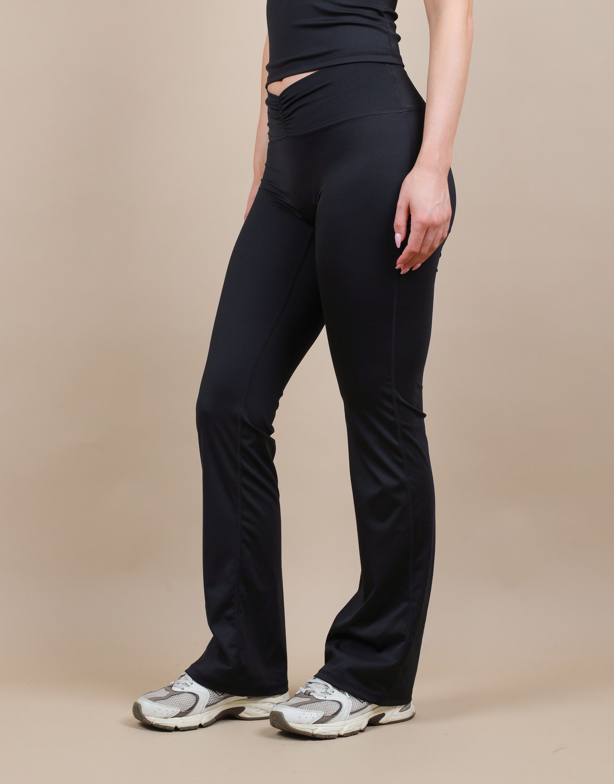 Cleo Ruched Front Flared Leggings In Black