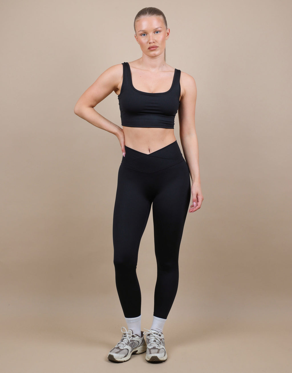 Teagan Square Neck Cropped Tank Top In Black