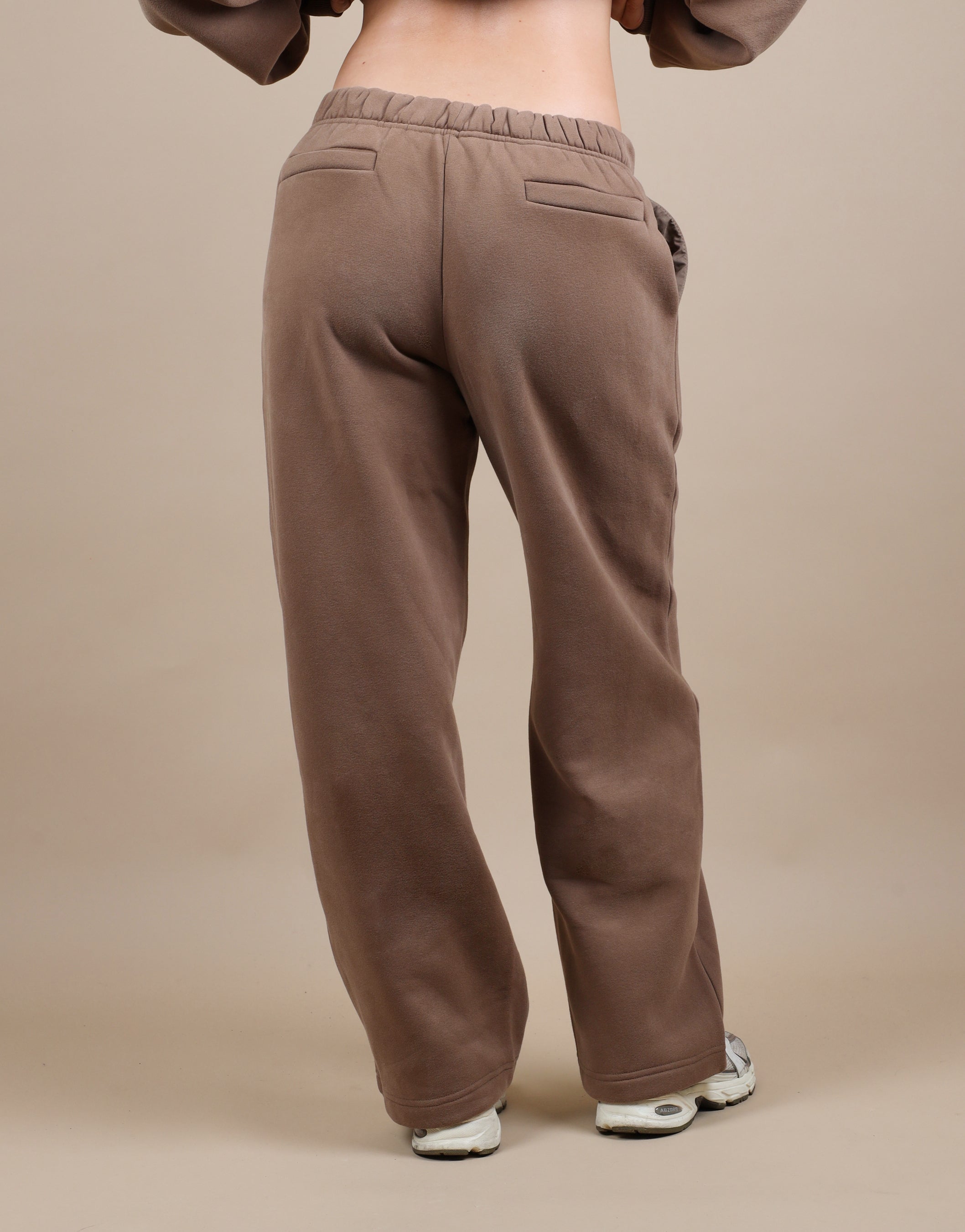 Demi Straight Leg Joggers In Mocha