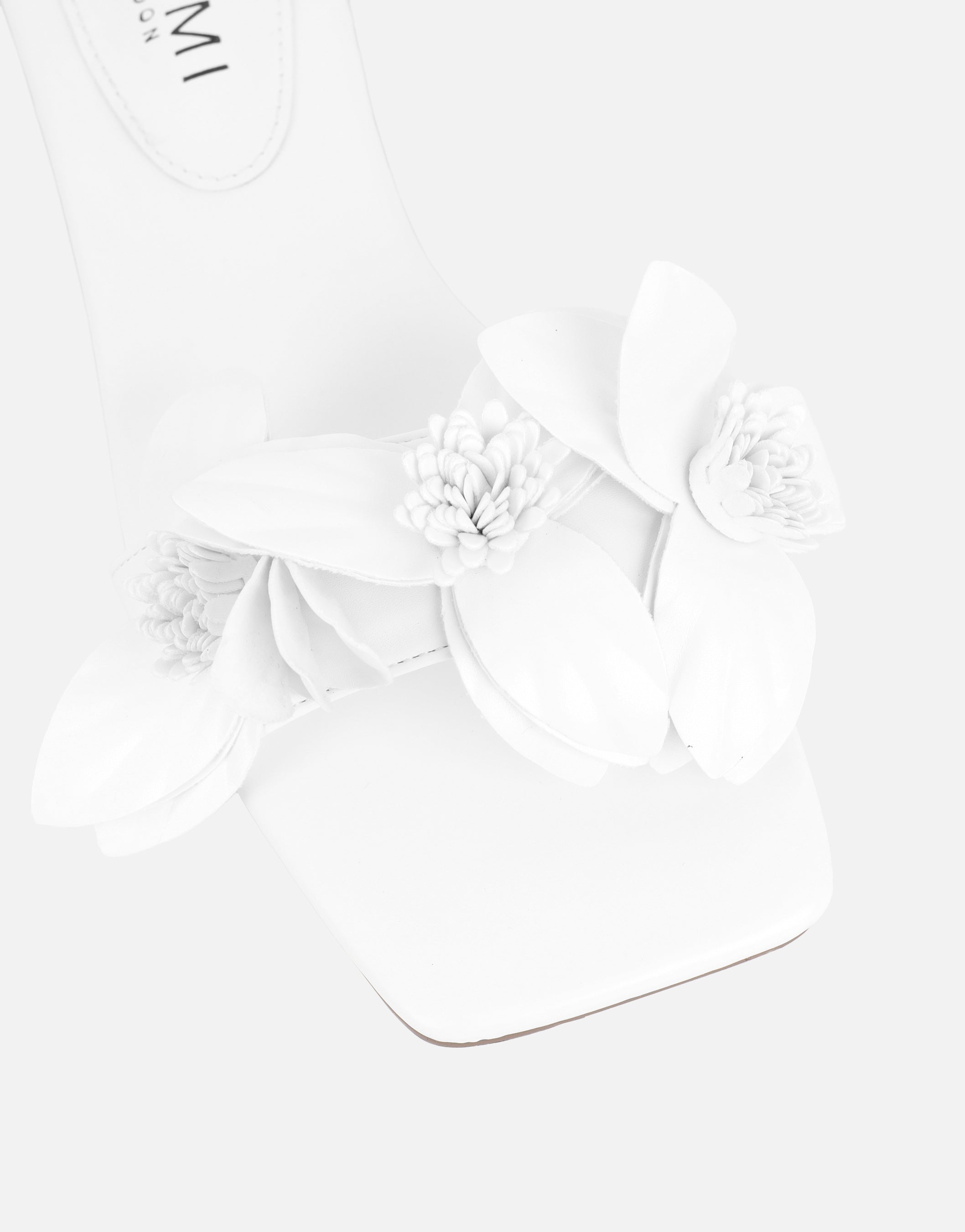 Gilly White Flower Detail Flat Sandals