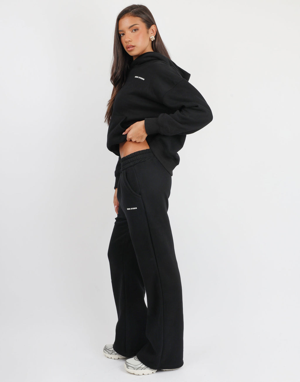 Maeve Simmi Studios Essentials Hoodie in Black
