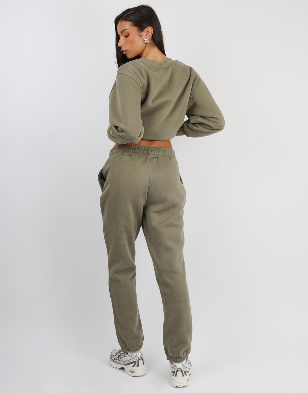 Ashby Simmi Studios Essentials Sweatshirt in Olive