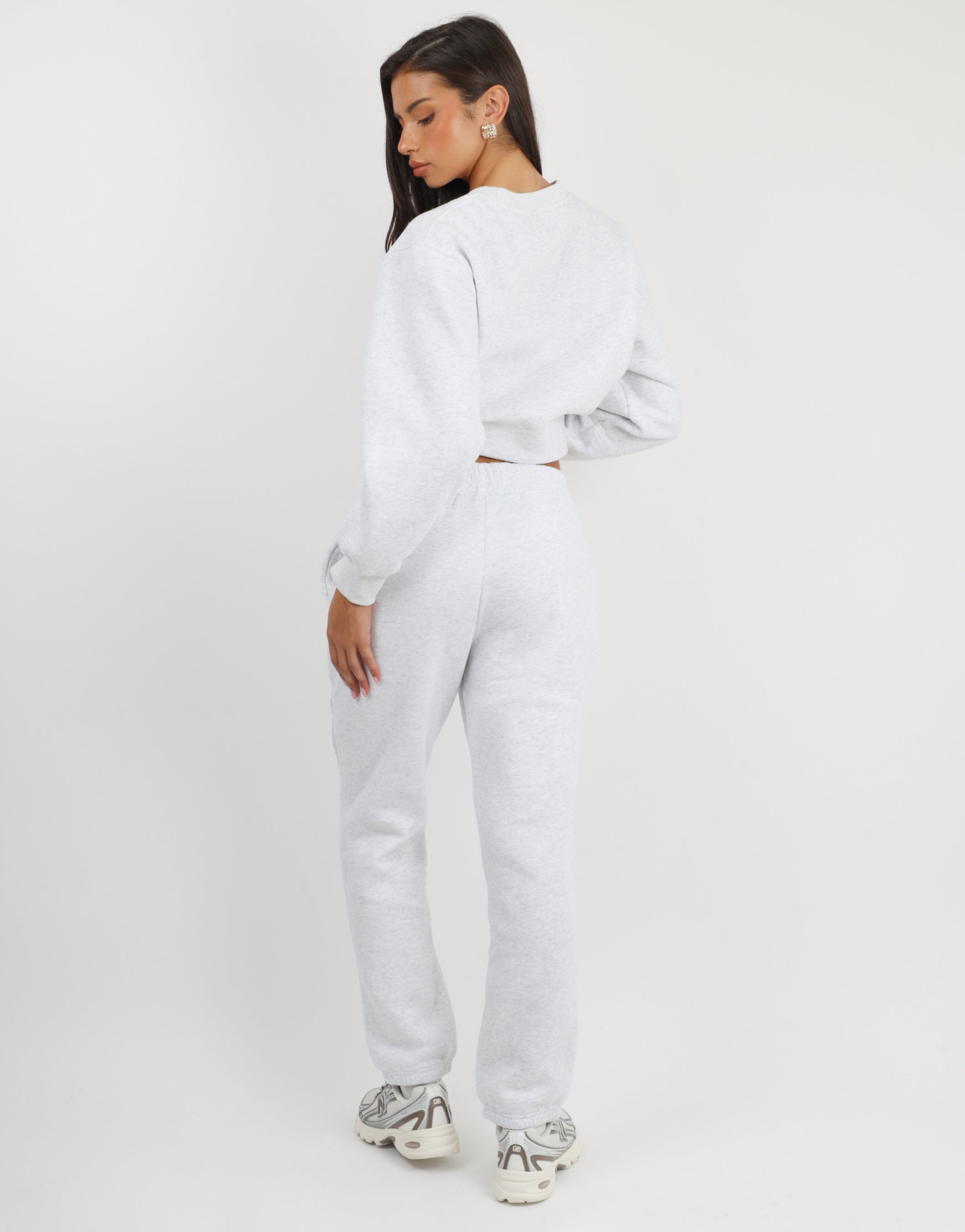 Elwood Simmi Studios Essentials Cuffed Jogger in Pebble Grey