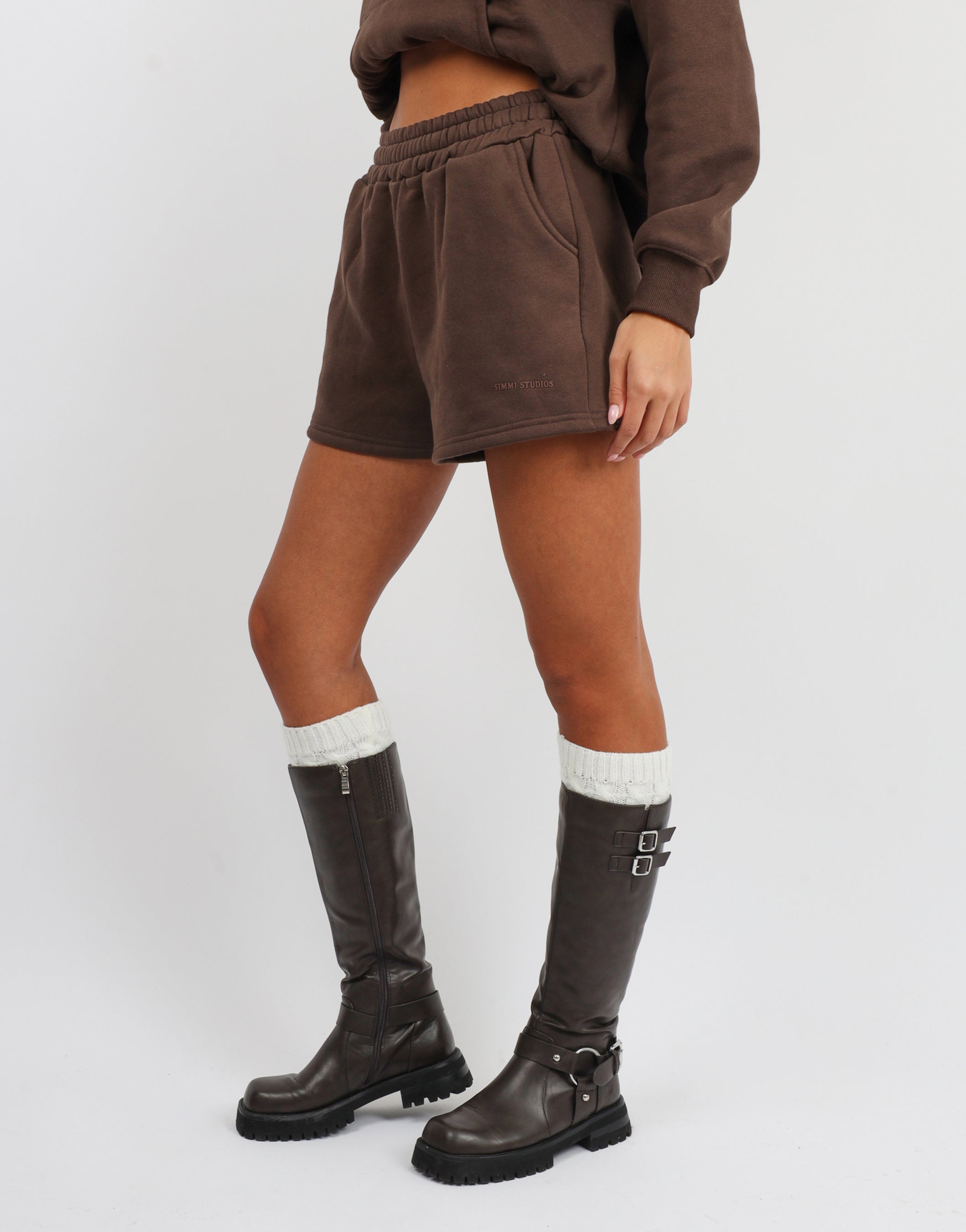 Winslow Simmi Studios Essentials Shorts in Brown