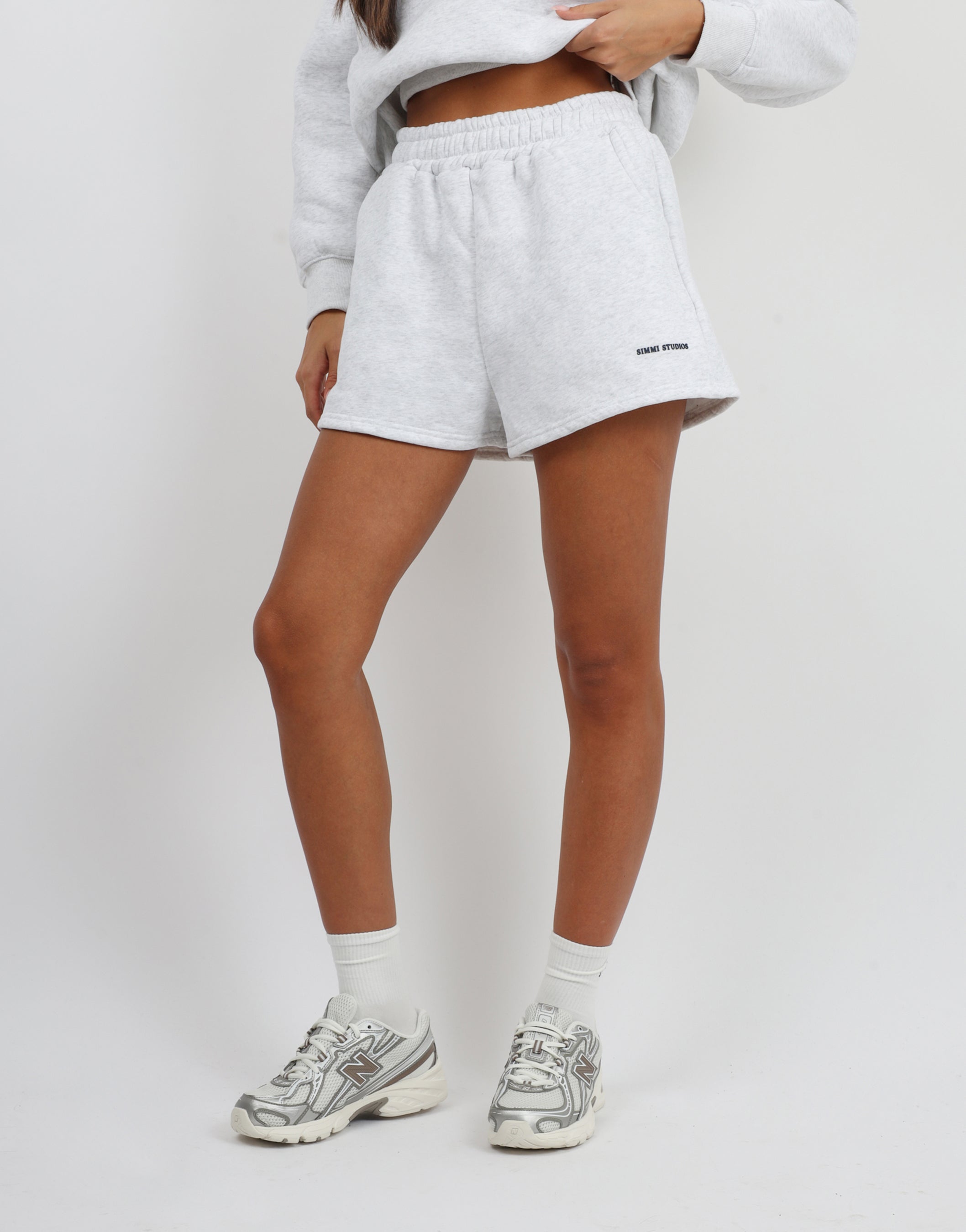 Winslow Simmi Studios Essentials Shorts in Pebble Grey