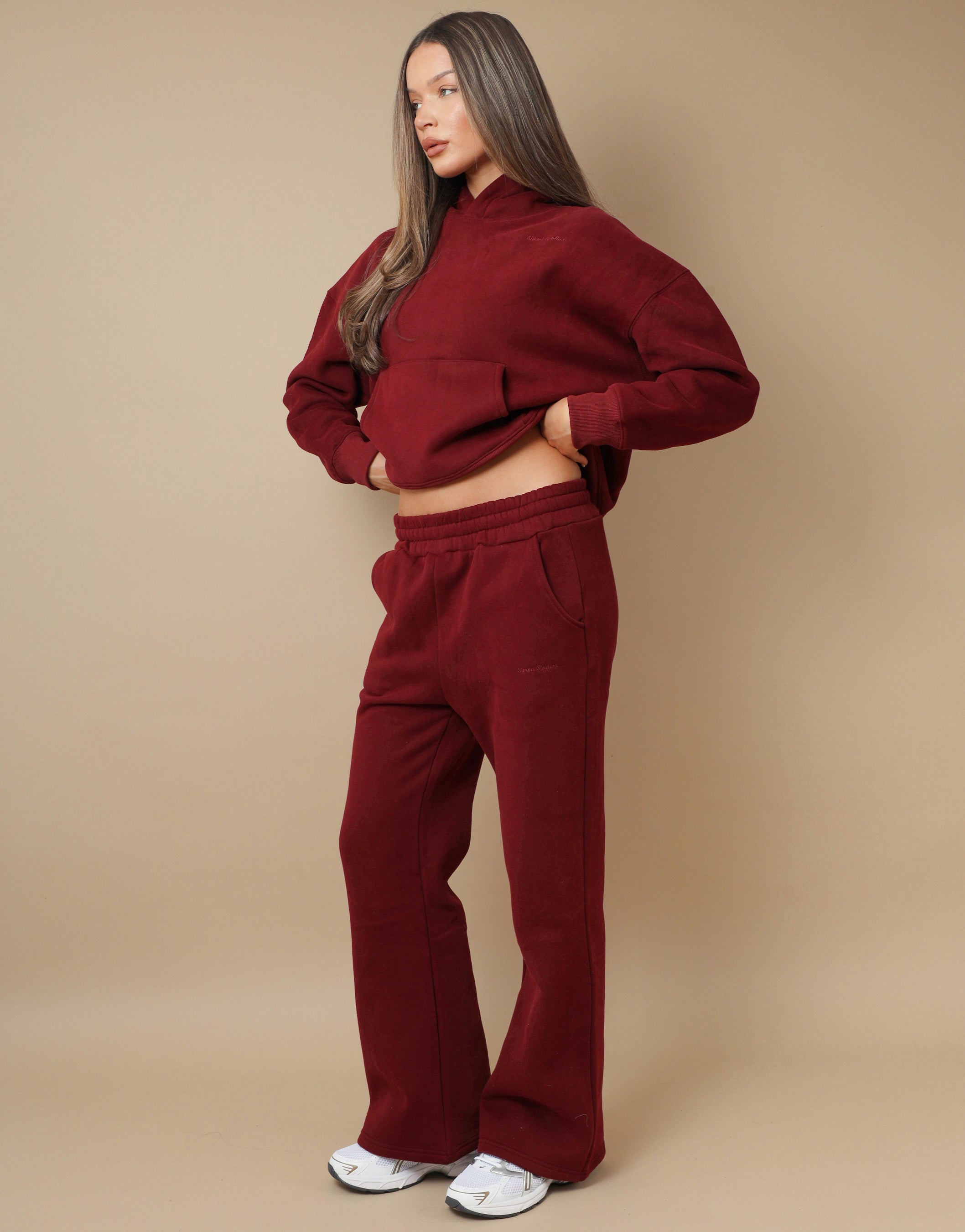 Ava Simmi Studios Essentials Hoodie in Burgundy