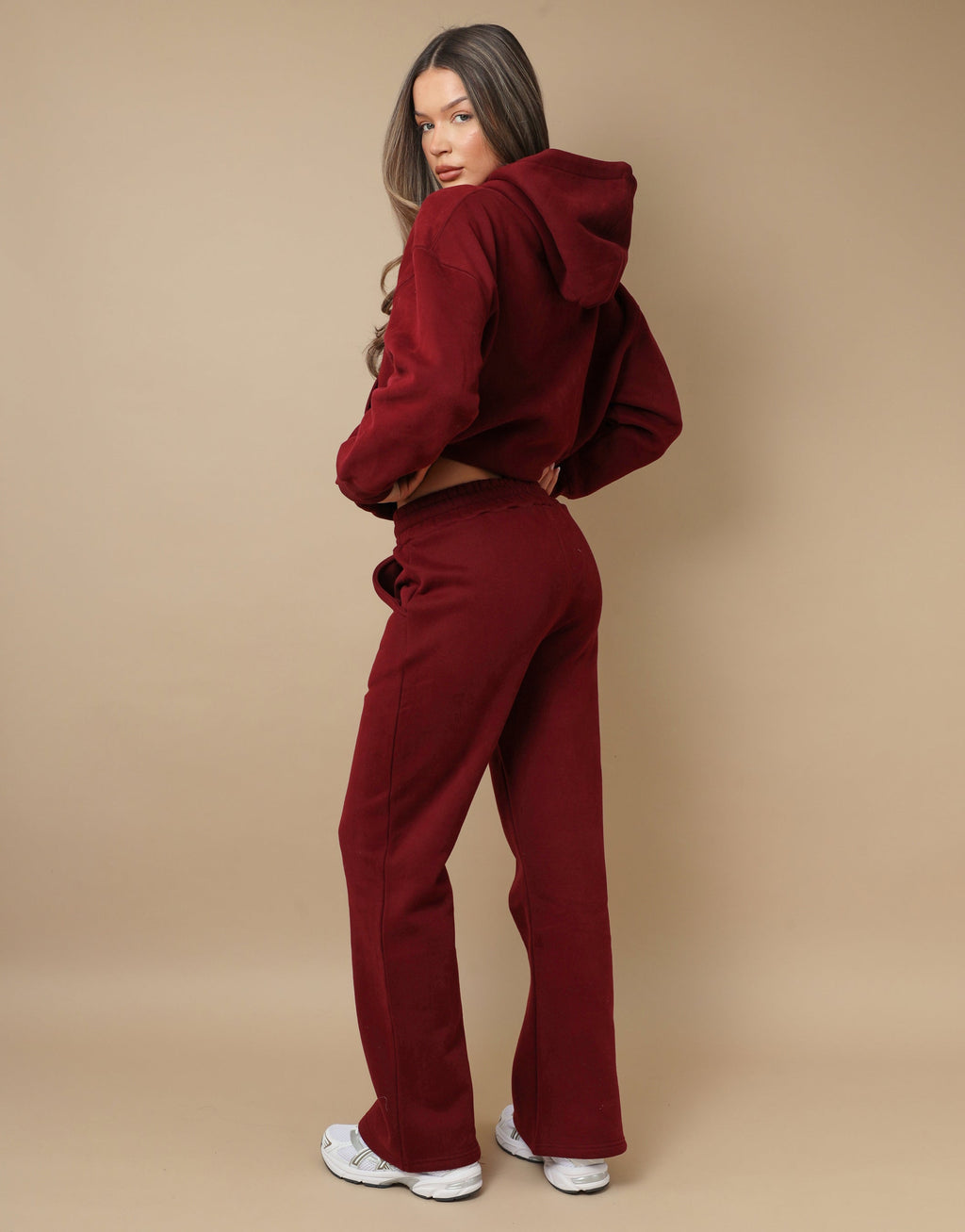 Ava Simmi Studios Essentials Hoodie in Burgundy