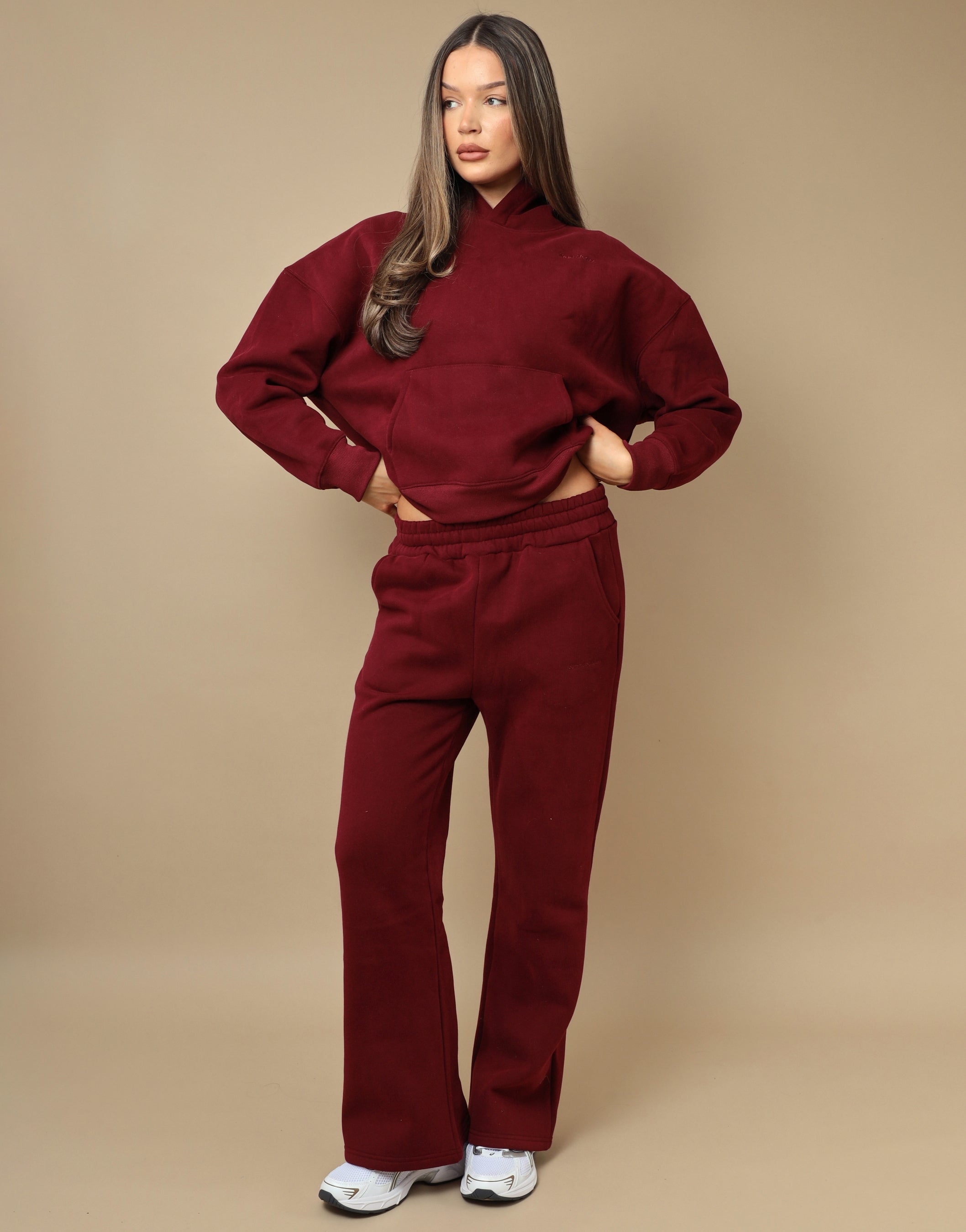 Ava Simmi Studios Essentials Hoodie in Burgundy