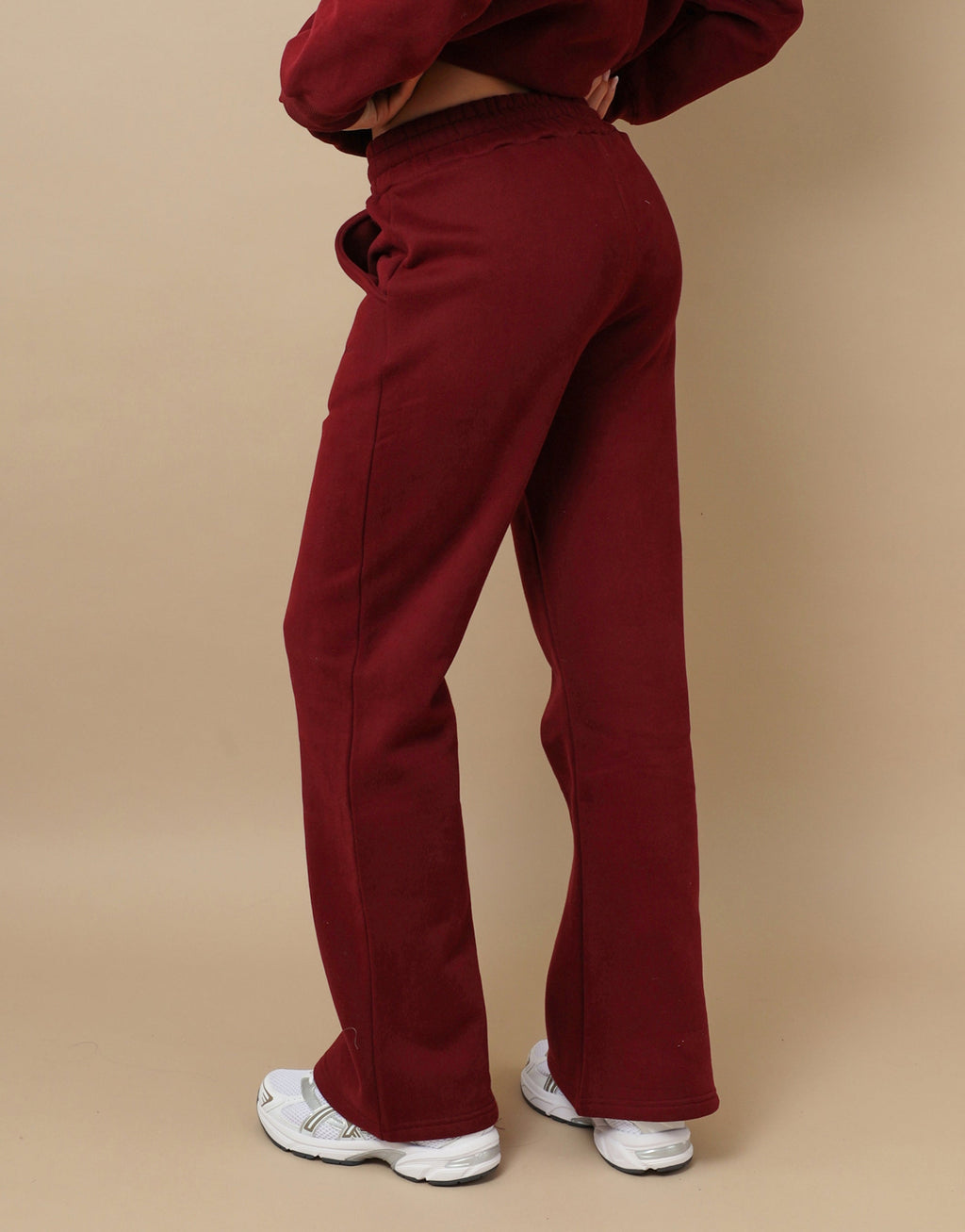 Maia Simmi Studios Essentials Joggers In Burgundy