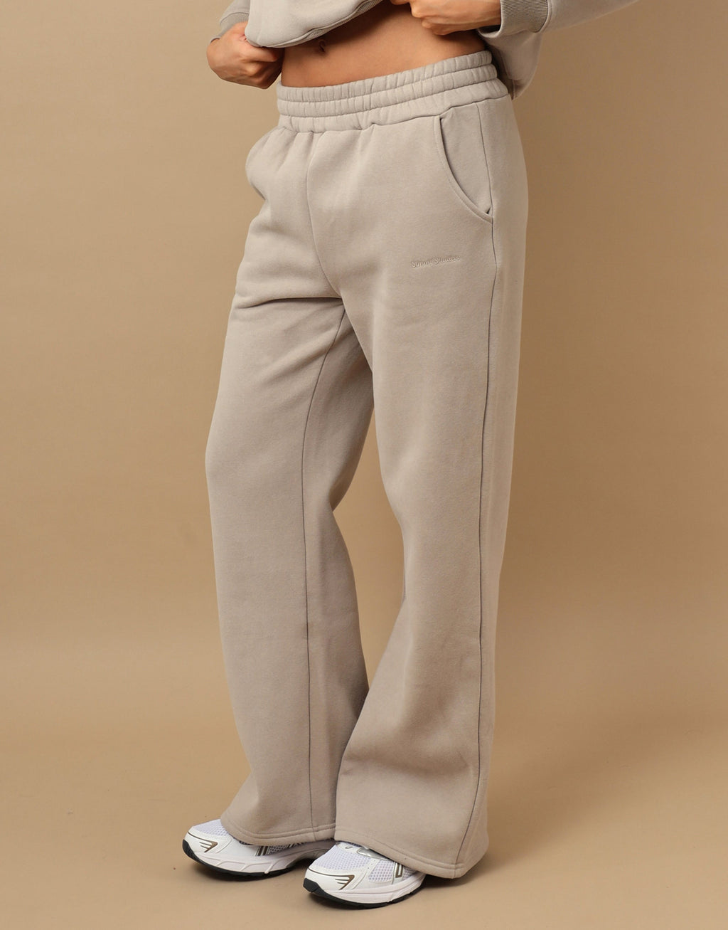 Maia Simmi Studios Essentials Joggers In Stone