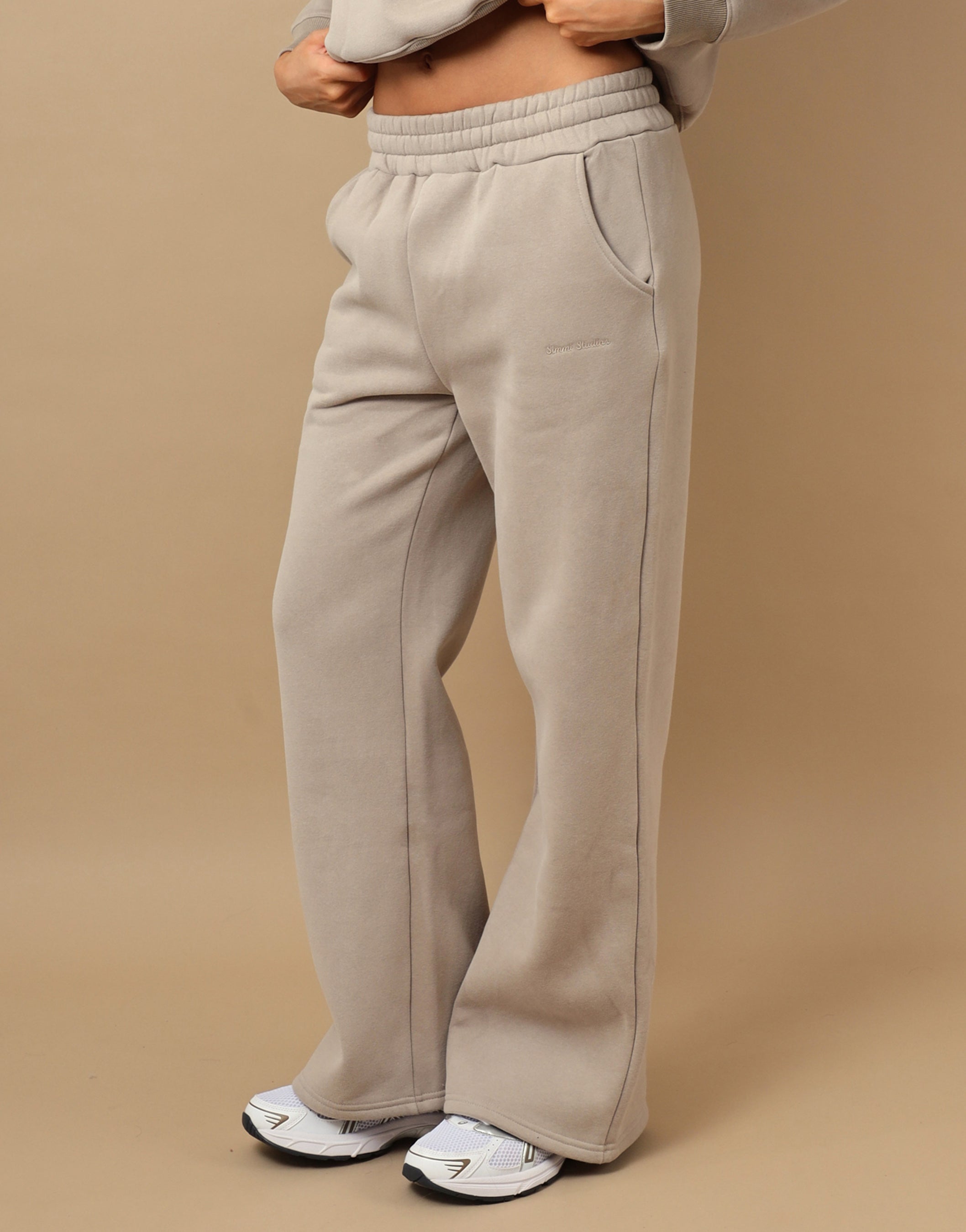 Maia Simmi Studios Essentials Joggers In Stone