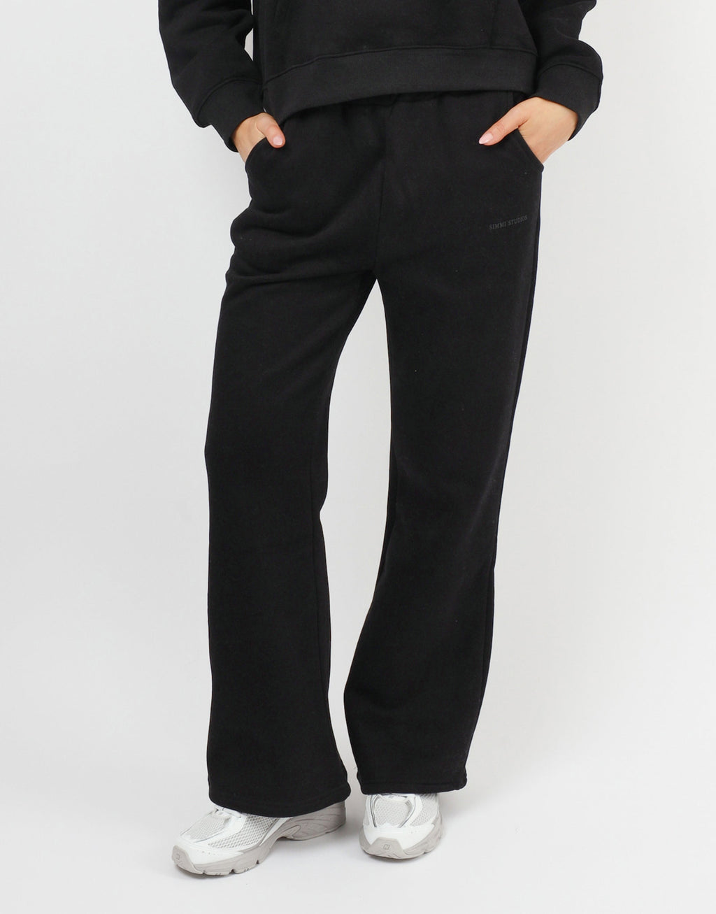 Colby Simmi Studios Essentials Flared Joggers in Black