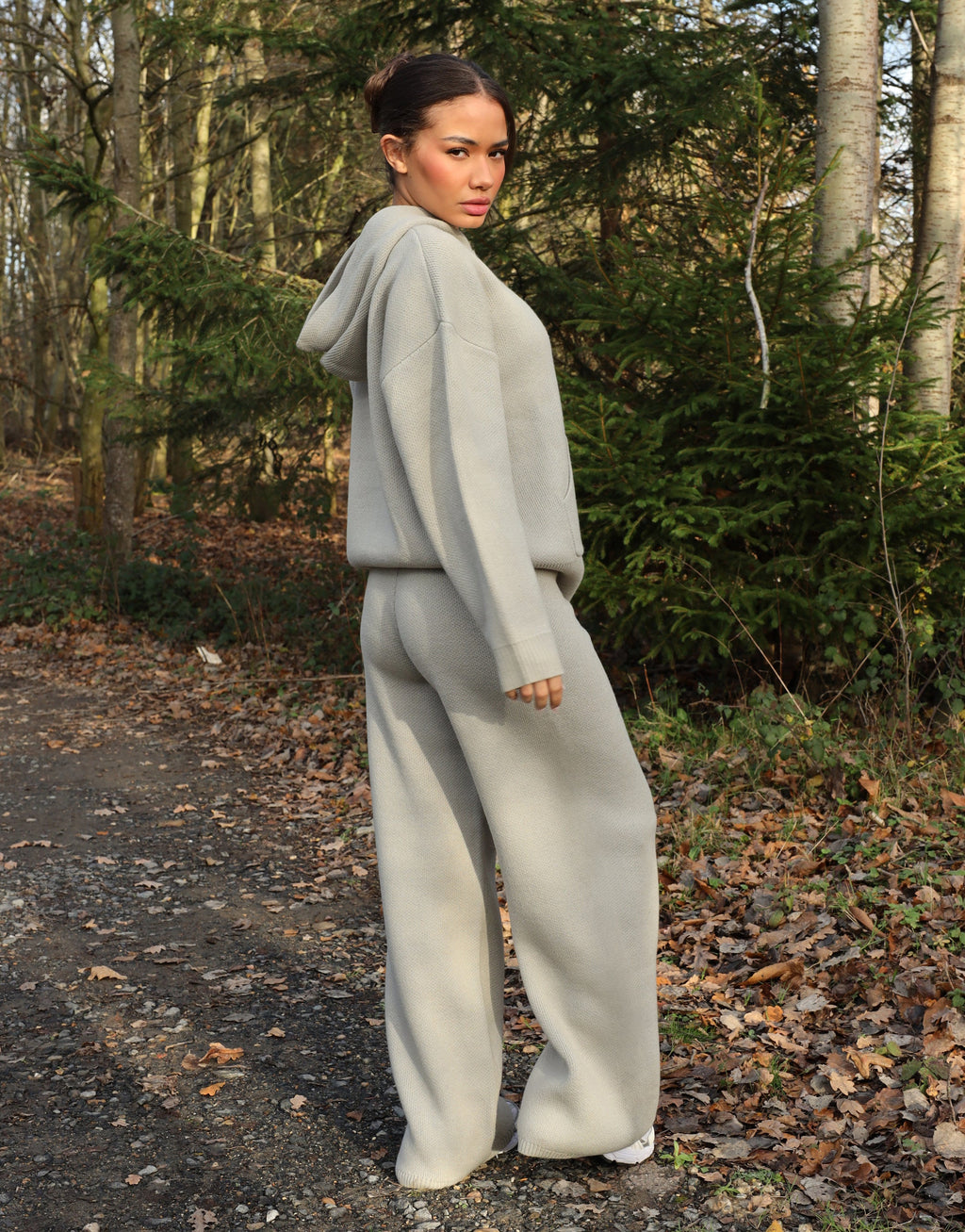 Elsie Simmi Studios Heavy Knit Hoodie In Light Grey