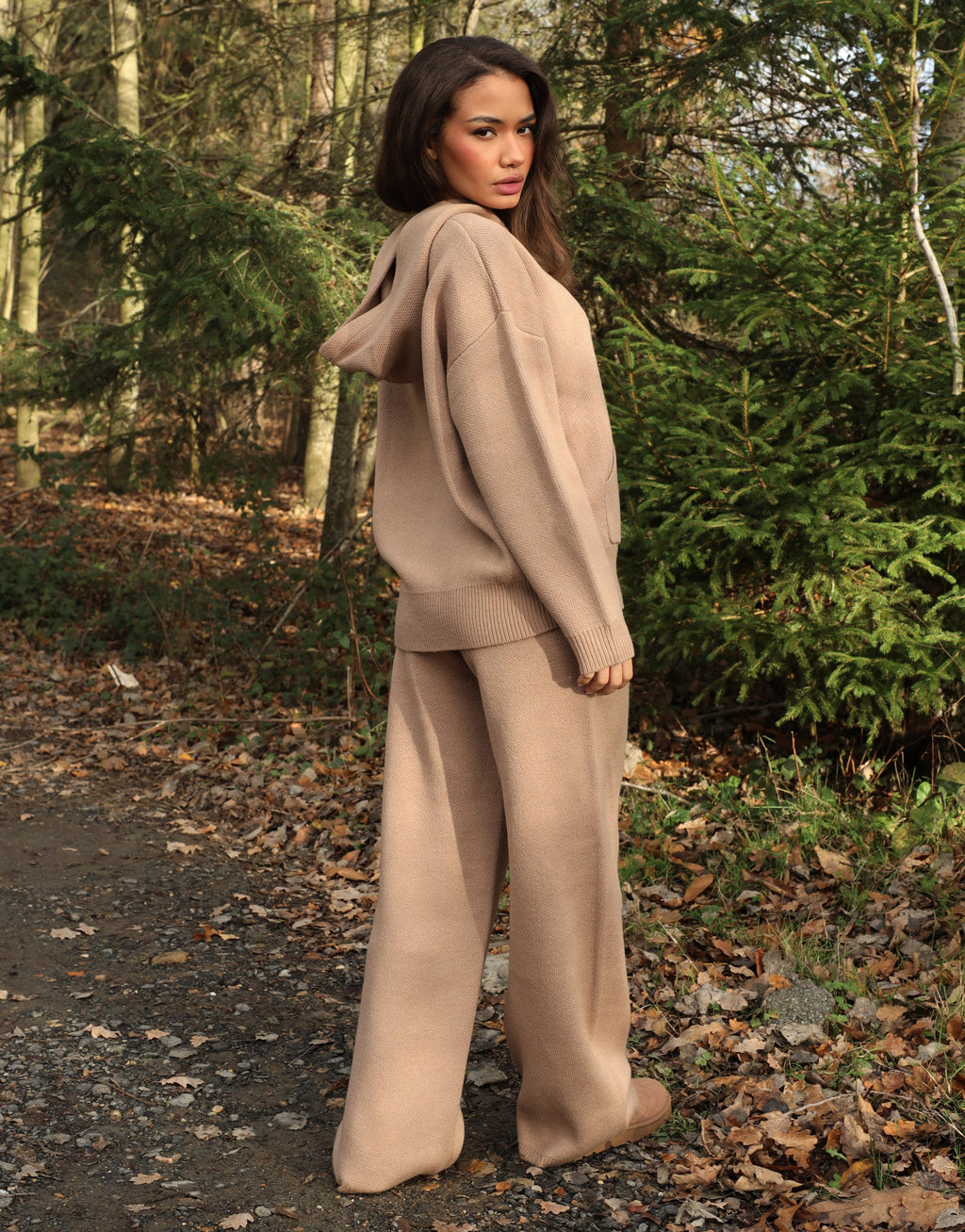 Elsie Simmi Studios Heavy Knit Hoodie In Mocha