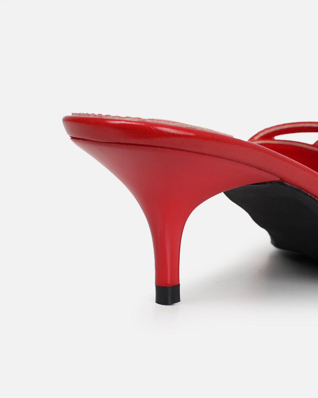 Char red low heel buckle mules