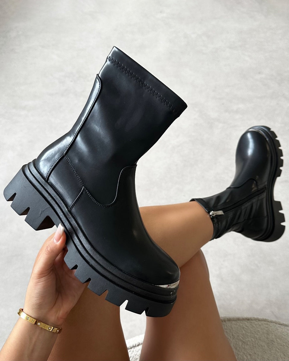 Lionel Black Chunky Boots With Toe Plate