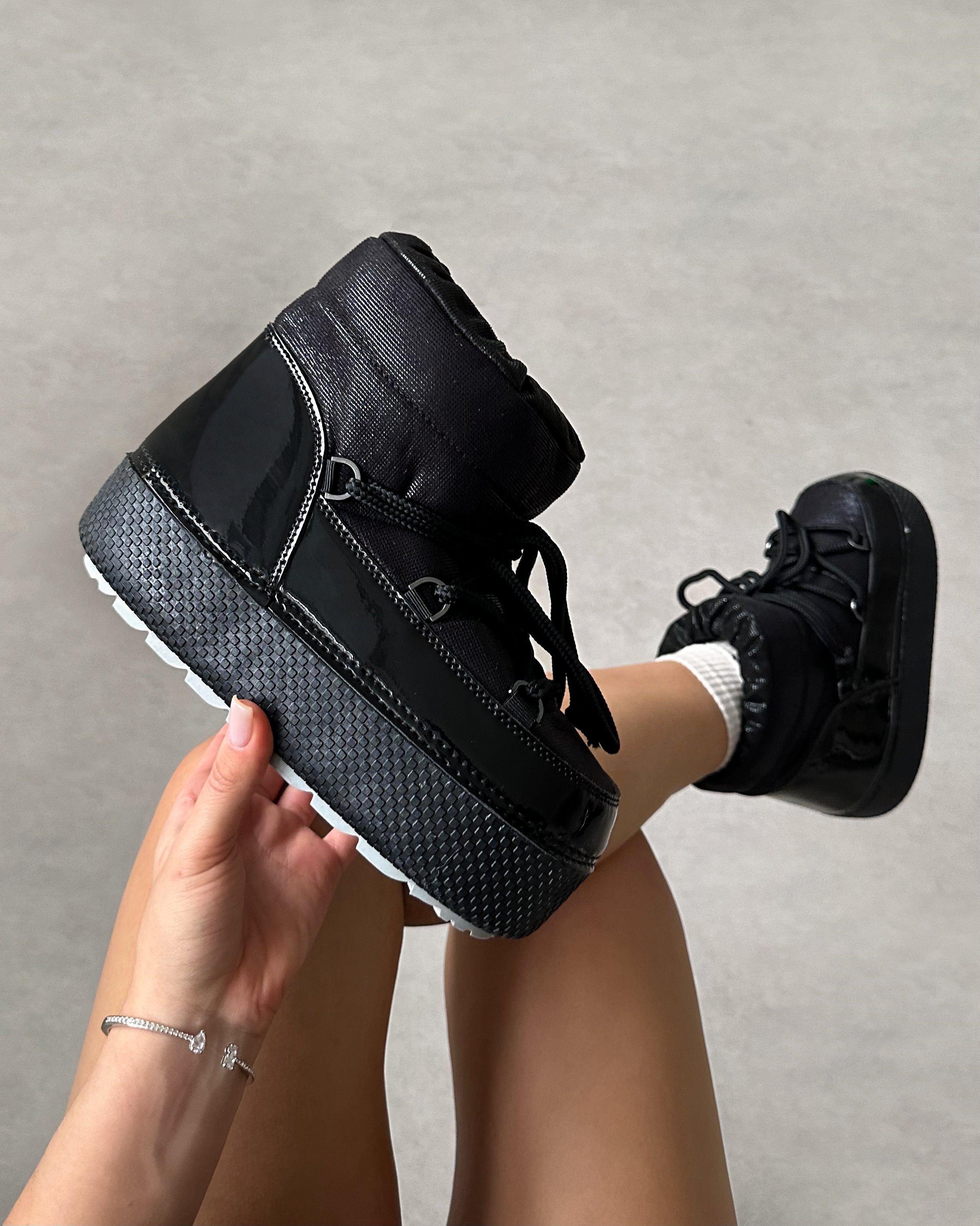 Skii Black Snow Ankle Boots